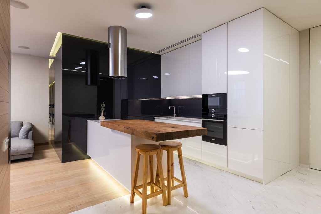 Detalle de calidades: cocina con encimera de granito